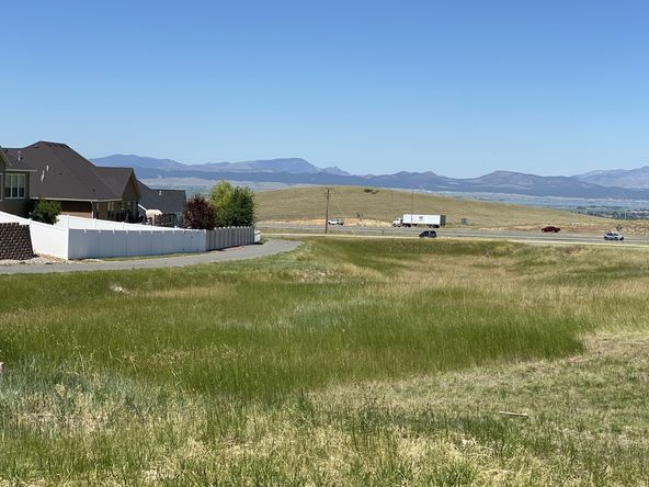 3125 Colonial Drive , Helena, MT 59601